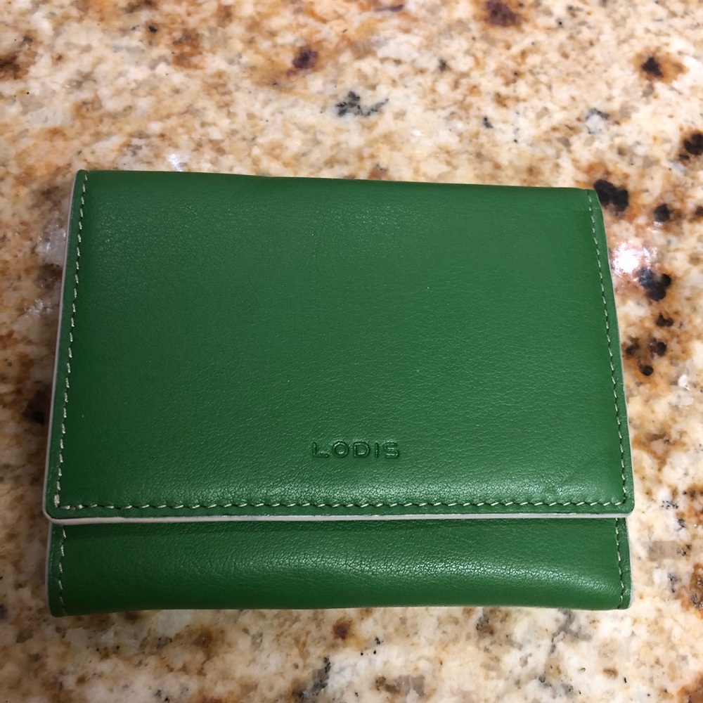 Lodi’s One Pocket Genuine Leather Wallet